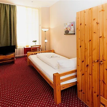 Elegia Am Kurfürstendamm 2*