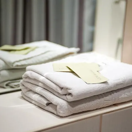 Elegia Am Kurfürstendamm 2*