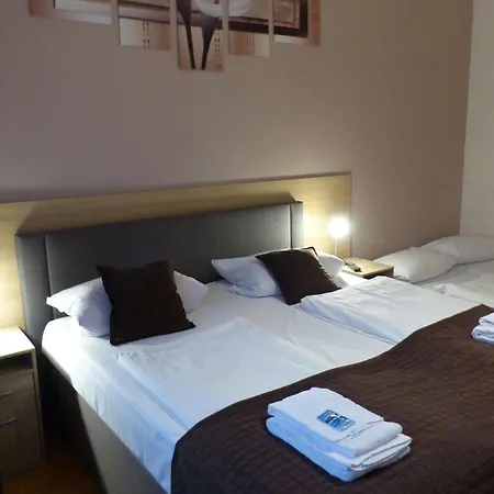 Elegia Am Kurfürstendamm 2*