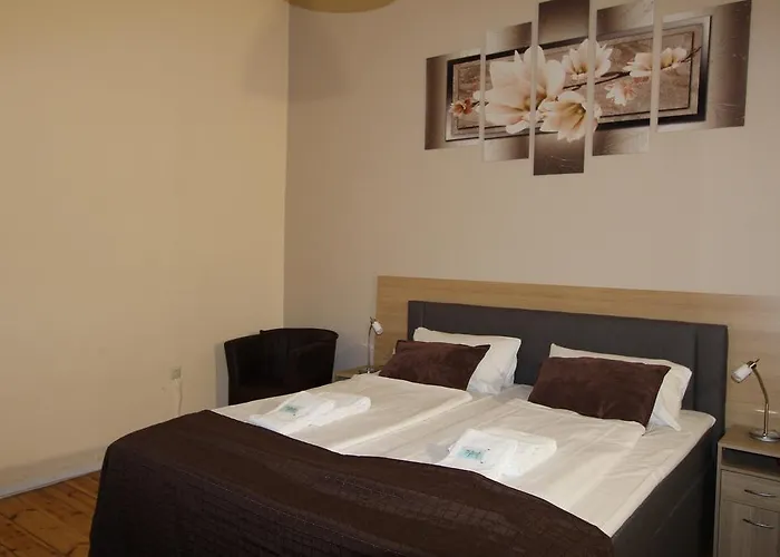 Elegia Am Kurfuerstendamm 2* ברלין