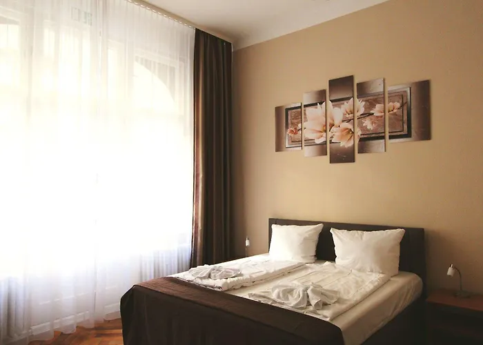 Elegia Am Kurfuerstendamm 2*