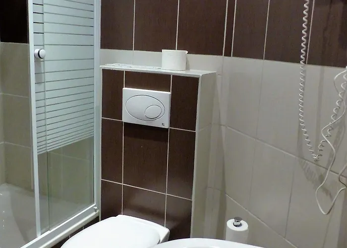 Elegia Am Kurfuerstendamm 2*