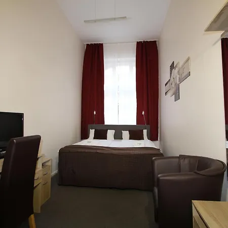 Elegia Am Kurfürstendamm 2*